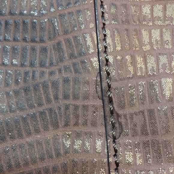 Fossil Croc Embossed Leather Turnlock Crossbody - Picture 6 of 13